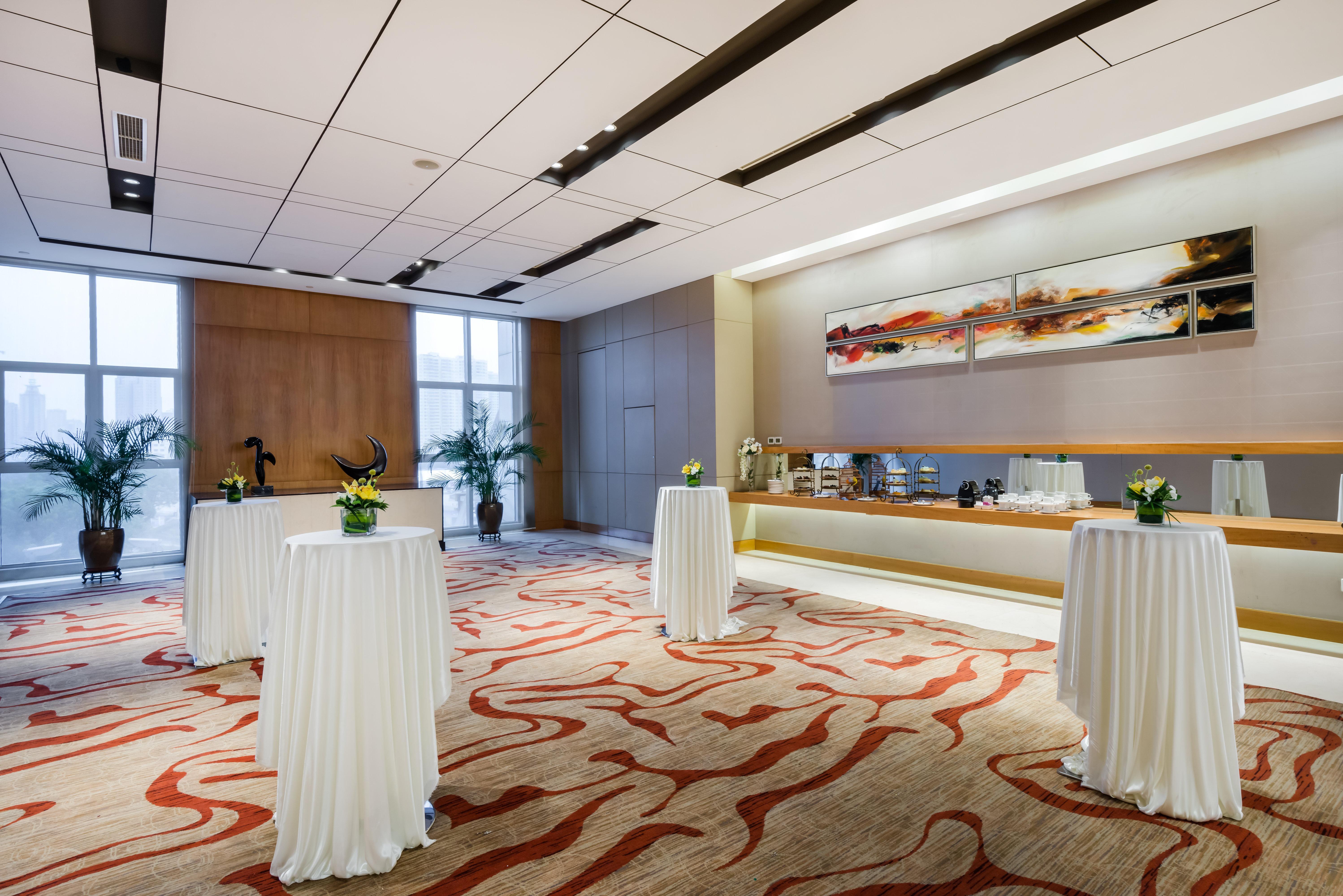 Crowne Plaza Xiangyang By Ihg Hotel Exterior photo