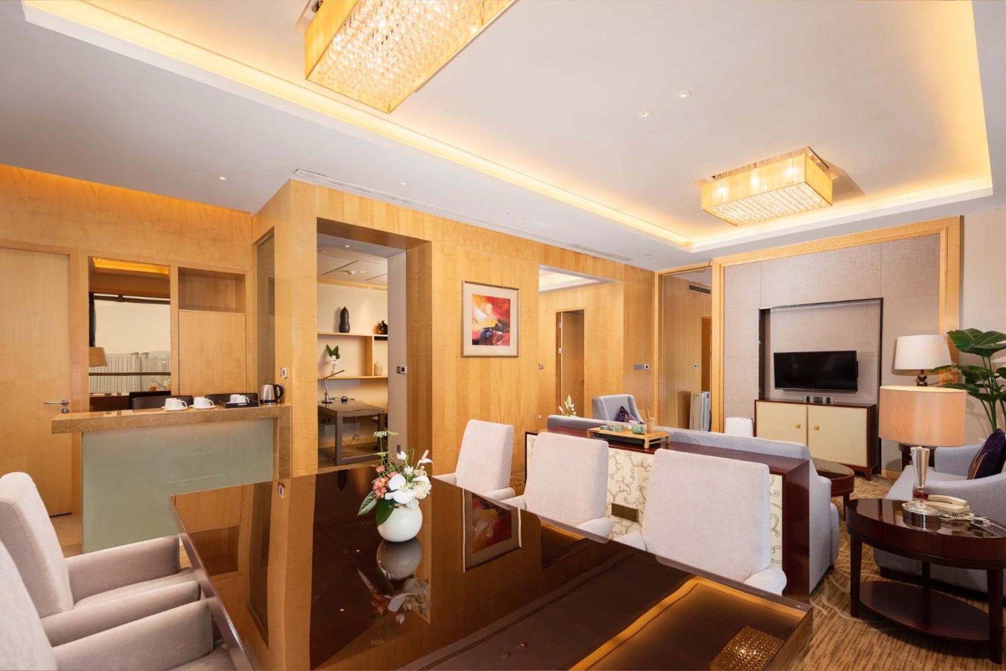 Crowne Plaza Xiangyang By Ihg Hotel Exterior photo