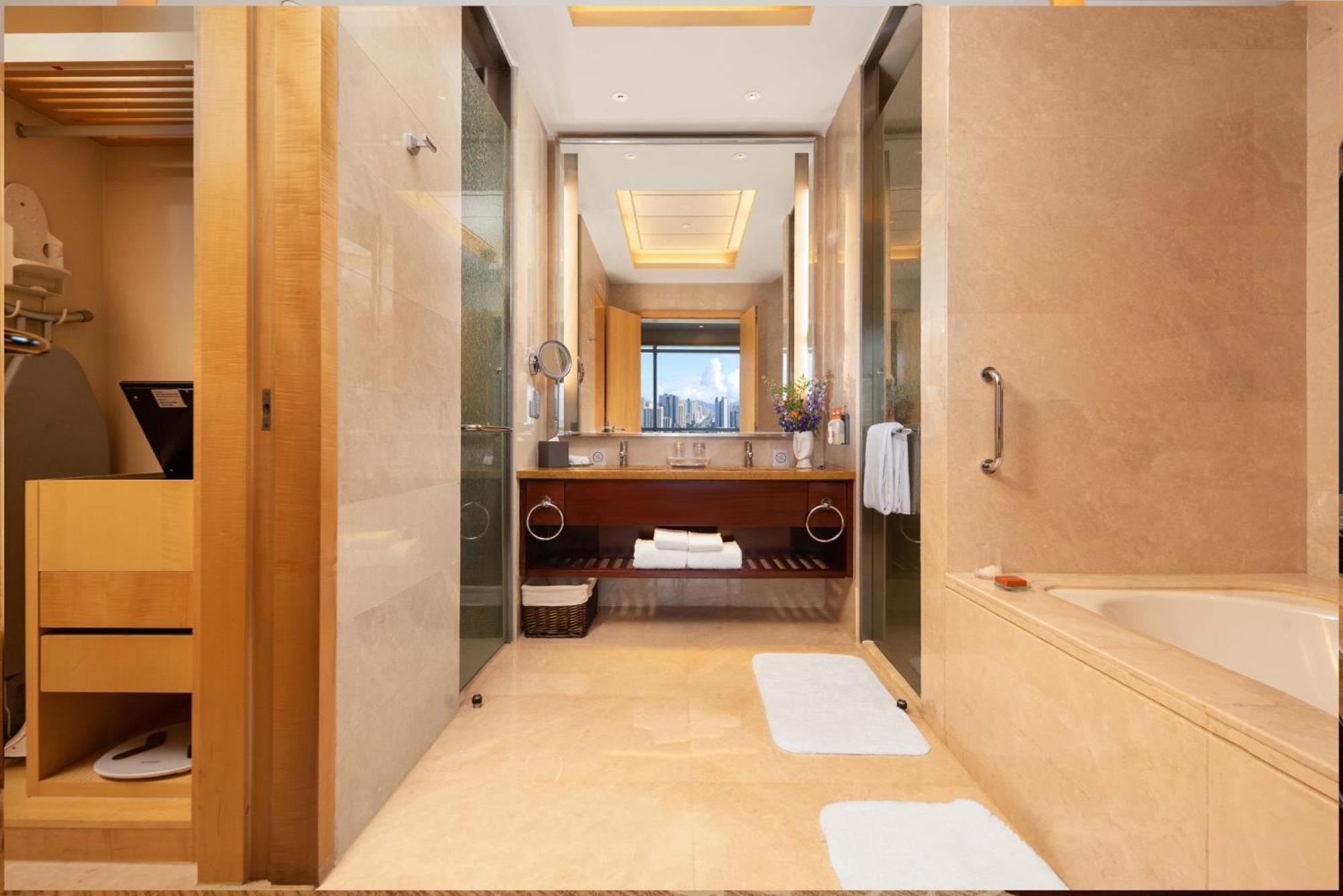 Crowne Plaza Xiangyang By Ihg Hotel Exterior photo